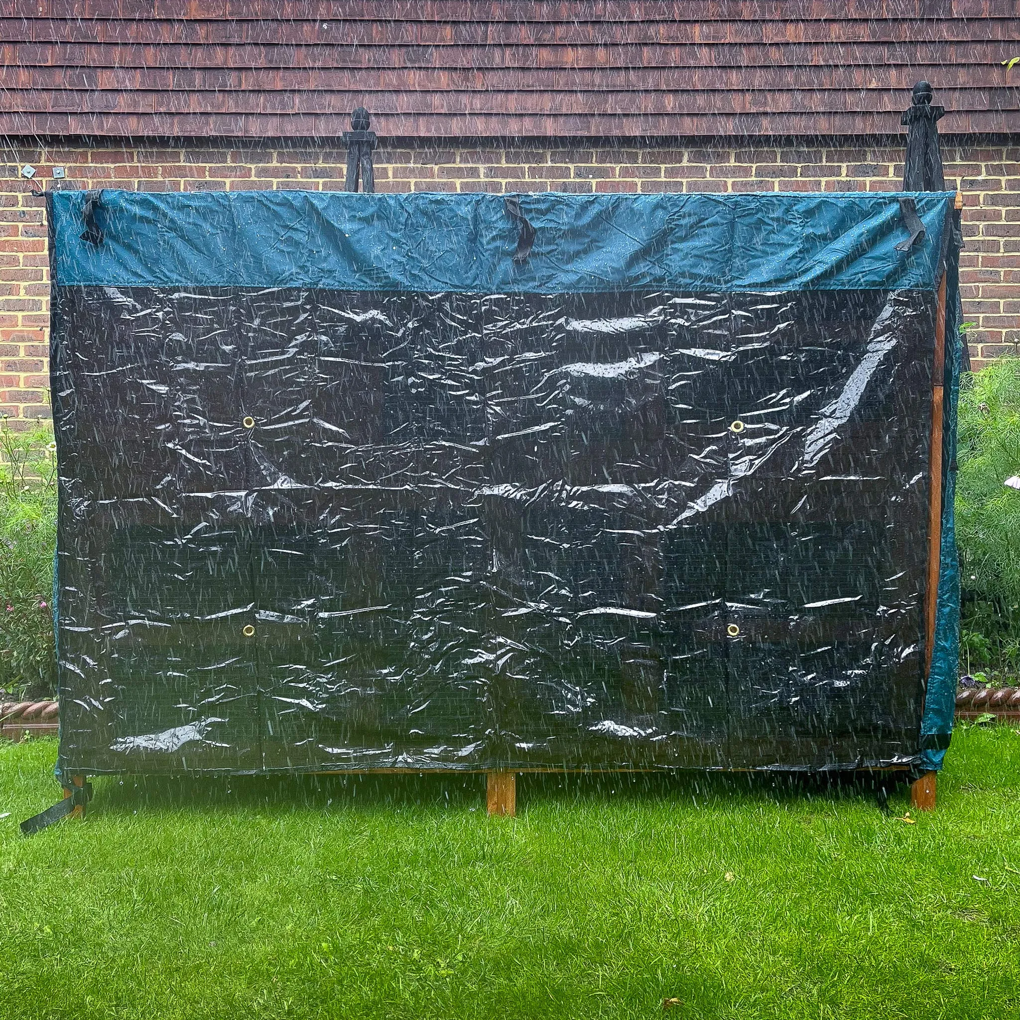 4ft Chartwell Double Guinea Pig Hutch Cover | Protect Your Hutch From The Weather With Day Dry™ Rain Covers